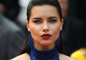 Adrijana Lima pozirala sa ćerkama: Naslednice snimile sa njom modnu kampanju