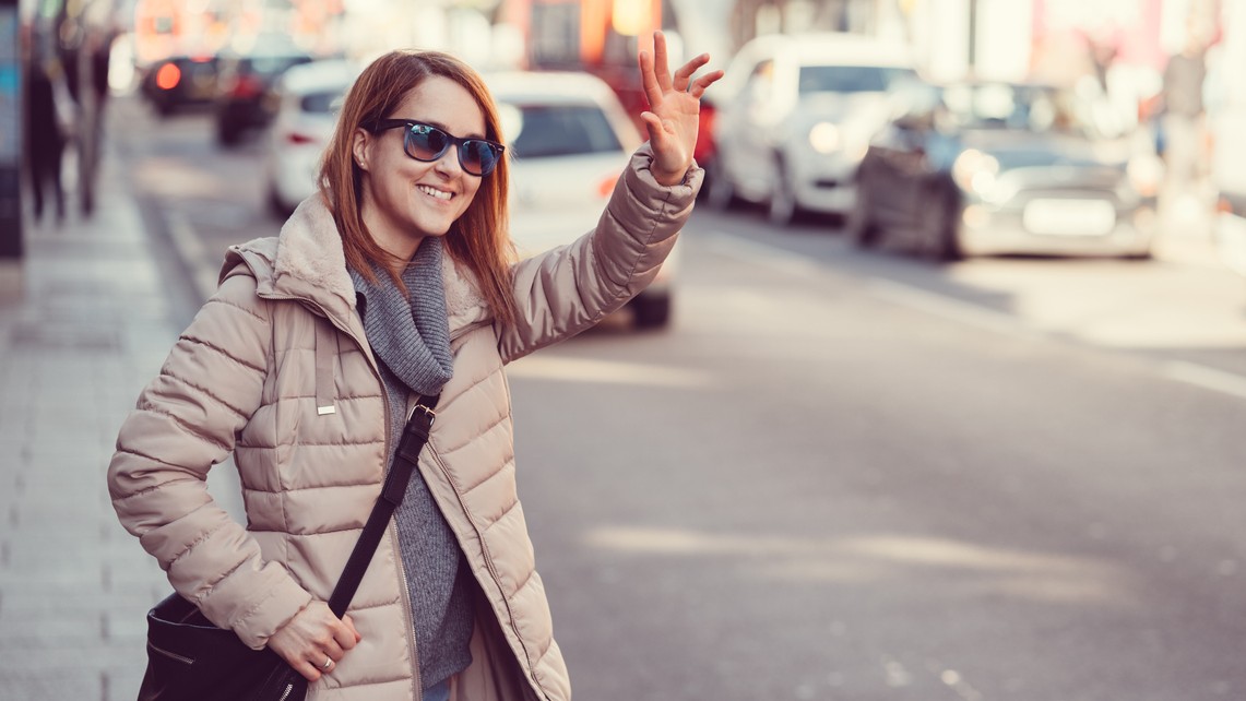 Mávanie na znak vďaky vie uvoľniť atmosféru v premávke.