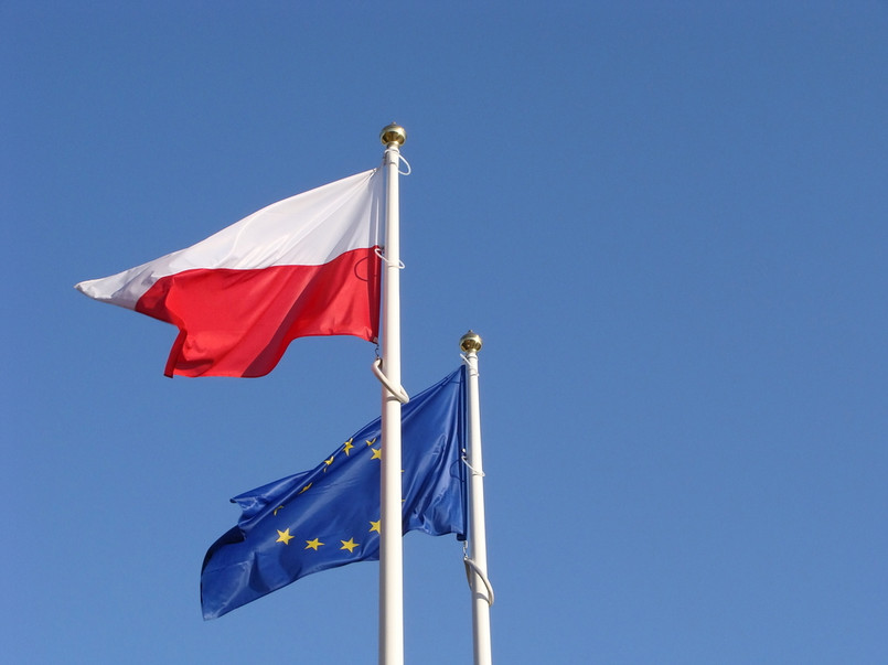 Flagi Polski i UE
