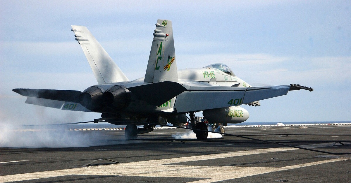 F-18 znów w wodzie! Trzeci myśliwiec USA stracony nad Morzem Czerwonym w krótkim czasie!