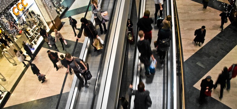 W centrach handlowych tłok, a wzostu sprzedaży nie ma