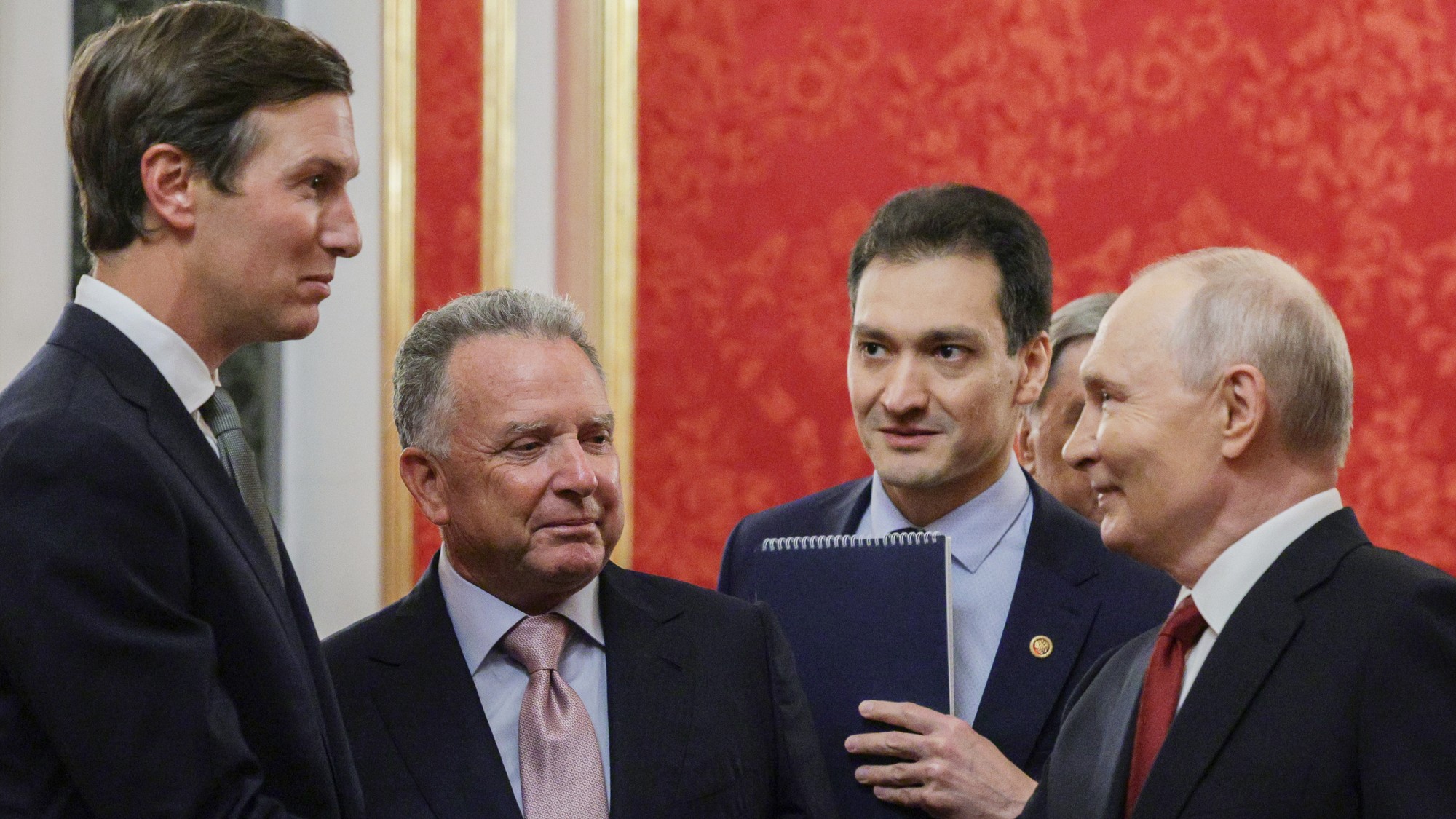 Vladimir Putin sa stretol s vyslancami USA. 