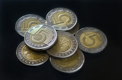 Niecodzienny ranking banków: kredyt mieszkaniowy a umowa na czas określony