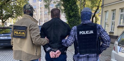 Wielokrotnie wykorzystał 13-latkę! Policjanci zatrzymali pedofila