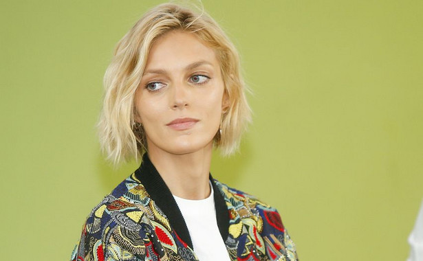 Anja Rubik zachęca fanów, by pisali listy do papieża Franciszka: Niech uświadomi i wyedukuje polskich polityków