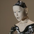 Poznaj Altera - japońskiego robota, którym steruje sieć neuronowa
