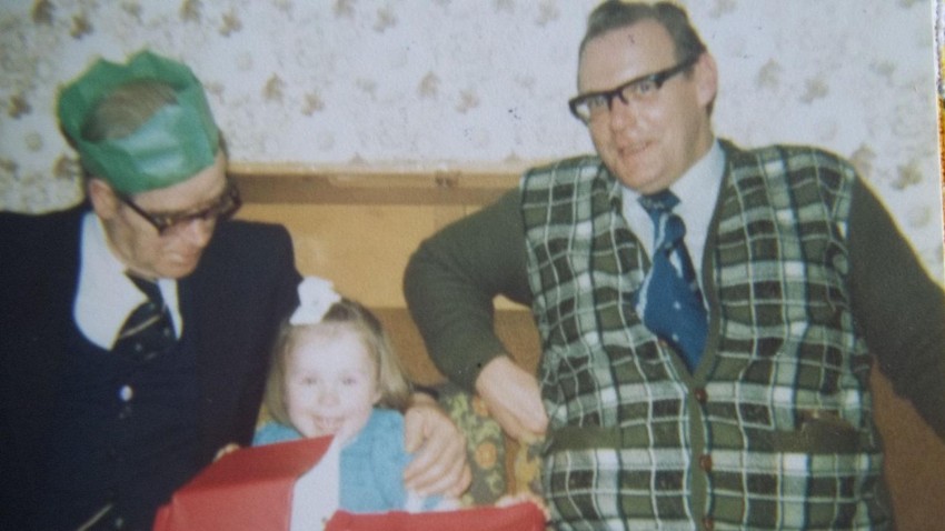 Entoni (desno) na porodičnoj proslavi Božića 1970-ih | Foto: Family photo
