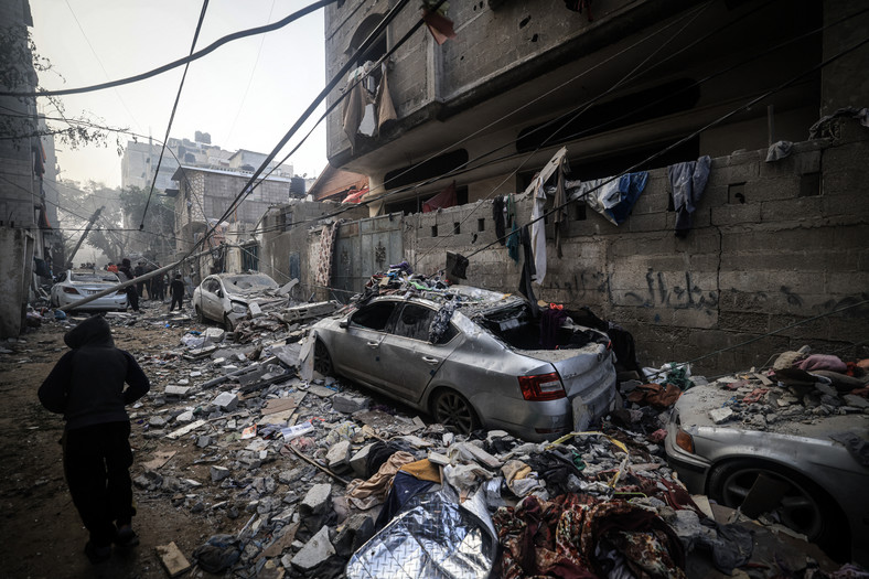 Ulica w Rafah po izraelskich bombardowaniach, luty 2024 r.