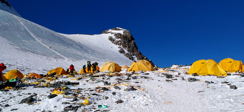Mount Everest, najwyższe na świecie wysypisko śmieci