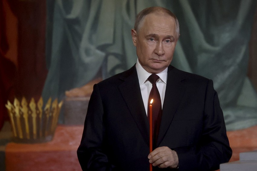 Vladimir Putin na uskršnjoj liturgiji