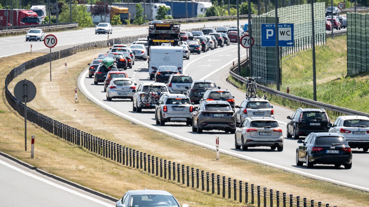 Wypadek na A2. Korek rozciągał się na kilkanaście kilometrów