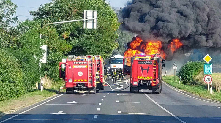 Kivonultak a tűzoltók/Fotó: Police.hu