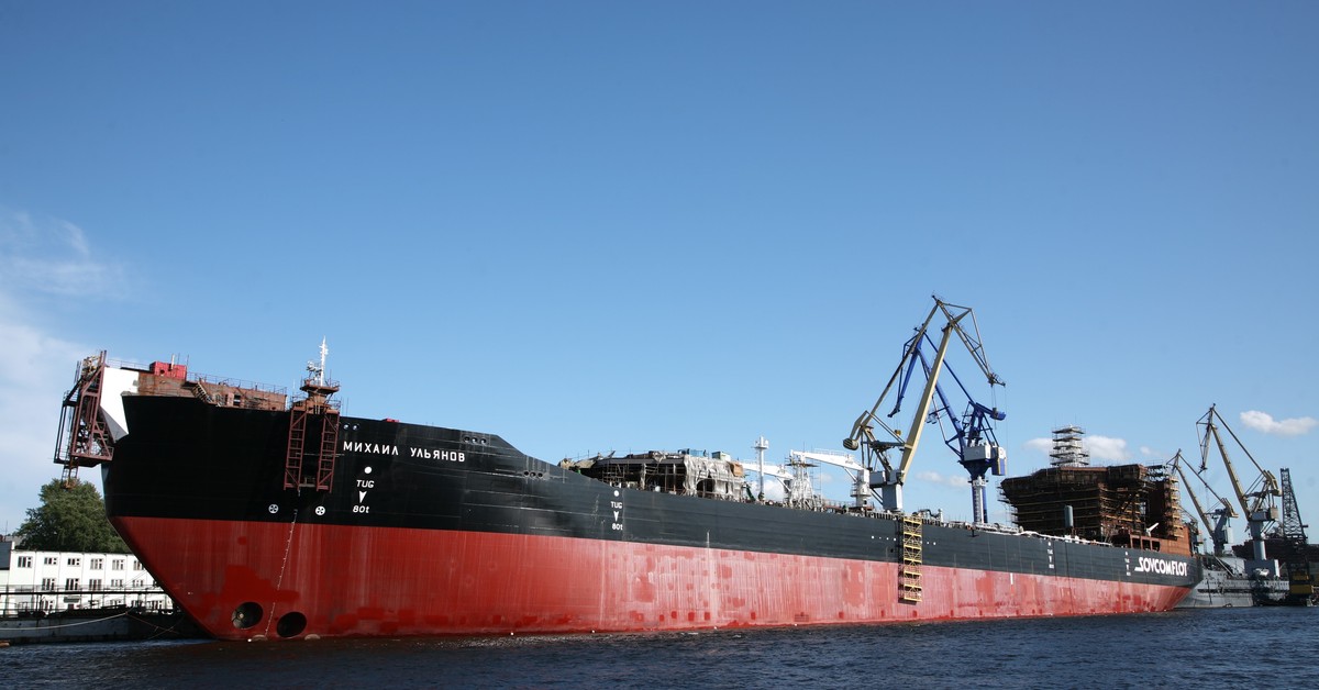 Tankers are turning back, production is falling. Behind the scenes of the US operation against Venezuela