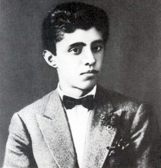 Enver Hoxha w wieku 18 lat