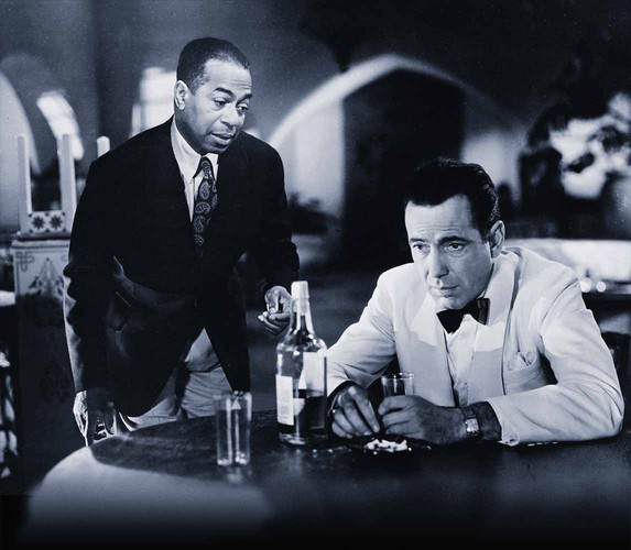 Dooley Wilson i Humphrey Bogart w filmie 'Casablanca'