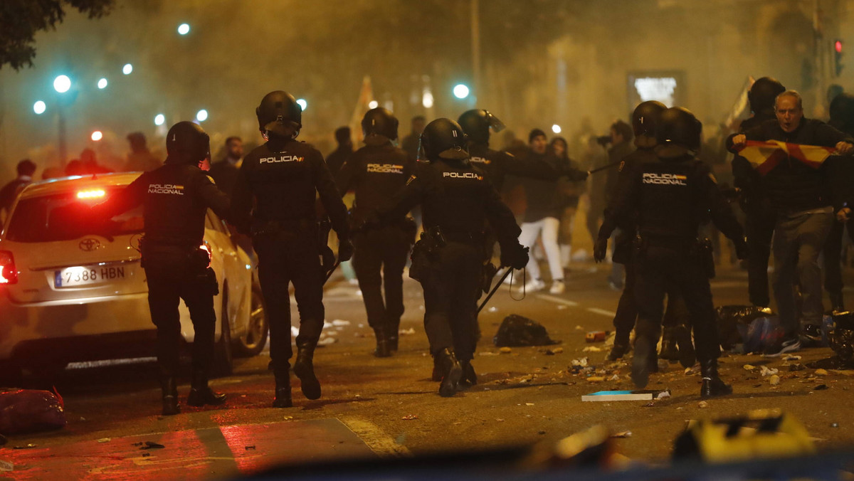 Zamieszki w Madrycie. Nie chcą trzeciego rządu Pedro Sancheza