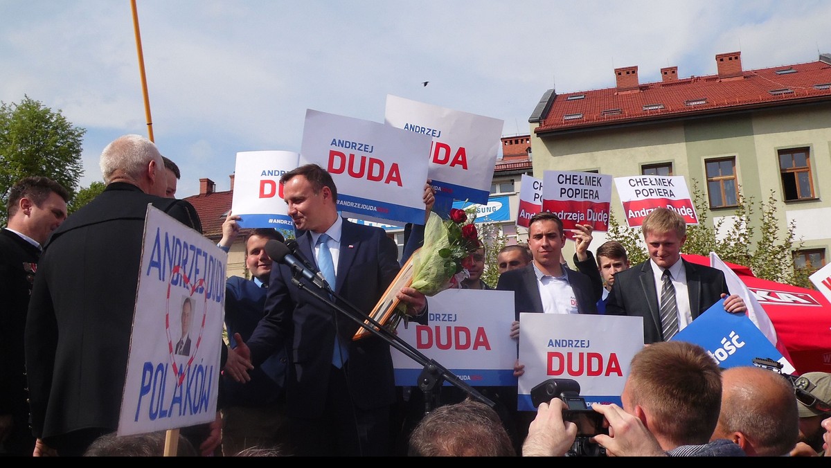 Taka postawa nowego prezydenta idzie w poprzek dotychczasowych działań (czy raczej braku działań) państwa polskiego, które bezkrytycznie oparło się o ideologie np. Jerzego Giedroycia, Bronisława Geremka czy Adama Michnika. Będzie więc zmiana. No i dobrze.