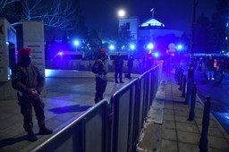 Strajk kobiet. Policjanci i żołnierze Żandarmerii Wojskowej ustawieni w okolicach Sejmu