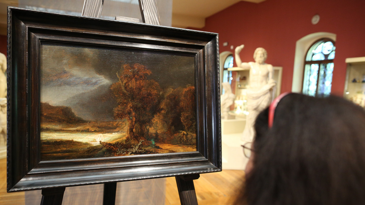 Muzeum Książąt Czartoryskich w Krakowie w piątek udostępniło zwiedzającym obraz Rembrandta "Krajobraz z miłosiernym Samarytaninem". Jest to zapowiedź przyszłorocznej wystawy, na której prezentowane będą wybrane największe dzieła ze zbiorów Fundacji Czartoryskich.
