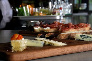 Mięso to już historia. Teraz pora na syntetyczne sery i jogurty