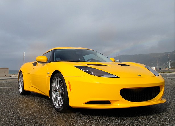 Lotus Evora to obecnie jedyny model Lotusa dostępny z tylnymi siedzeniami, fot. Jason H. Harper/Bloomberg