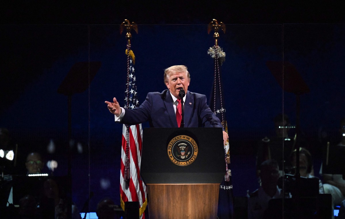 "Czerwone zagrożenie" w USA i cień Putina. Trump straszy komunizmem, ale Rosja pozostaje w tle