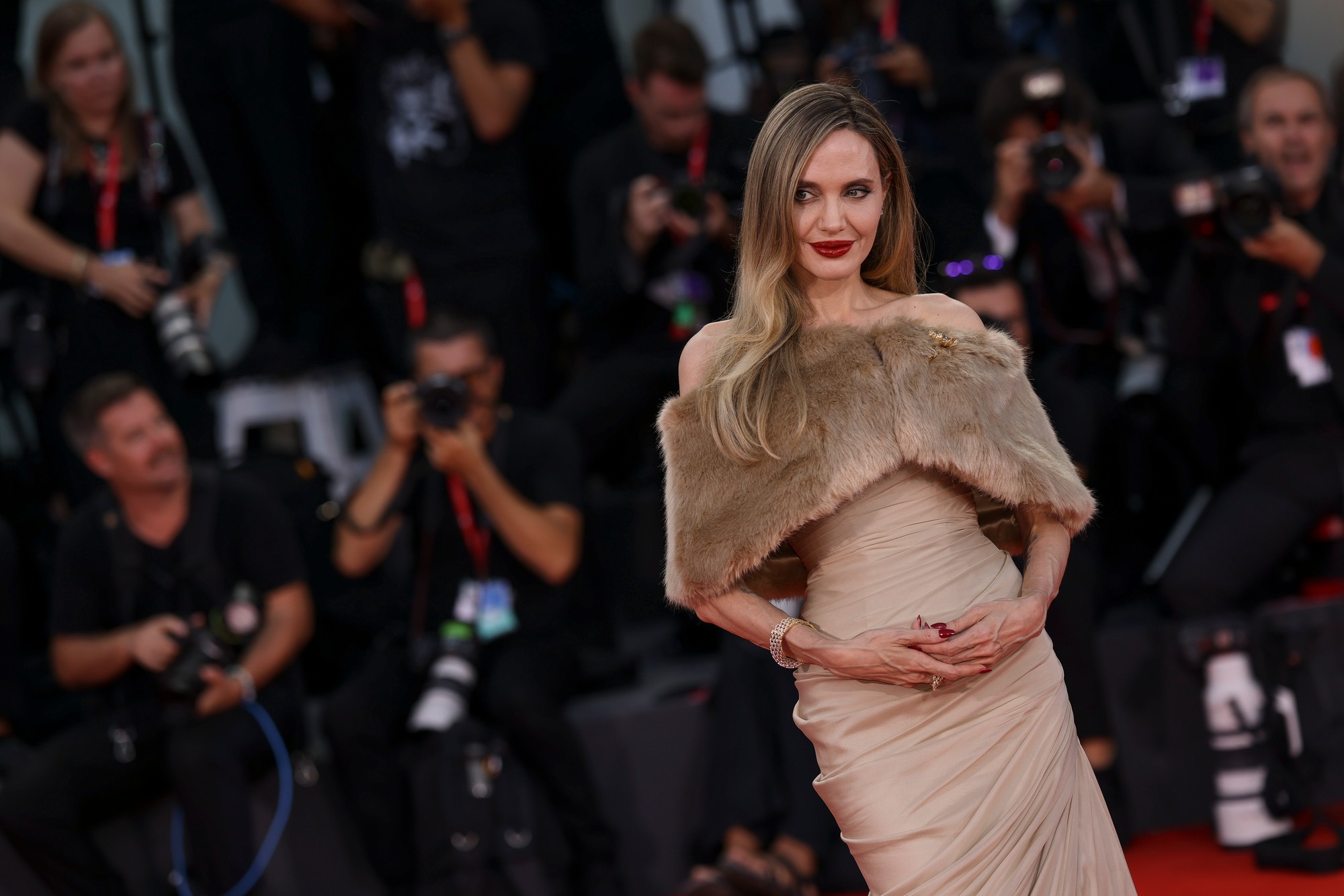 Angelina Jolie na filmovom festivale v Benátkach.