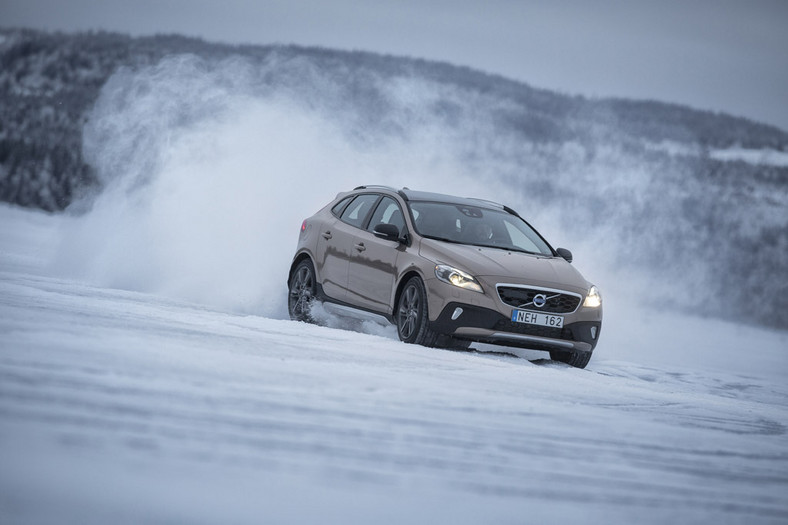 Volvo V40 T5 AWD Cross Country: szwedzka tradycja