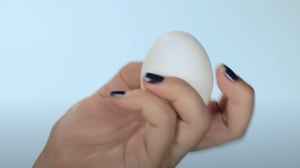 Automobily sa stávajú čoraz väčšou túžbou zločincov, ktorí na ich krádež používajú čoraz absurdnejšie metódy.