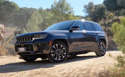 Duża akcja przywoławcza Jeepa w USA: setki tysięcy samochodów do serwisu