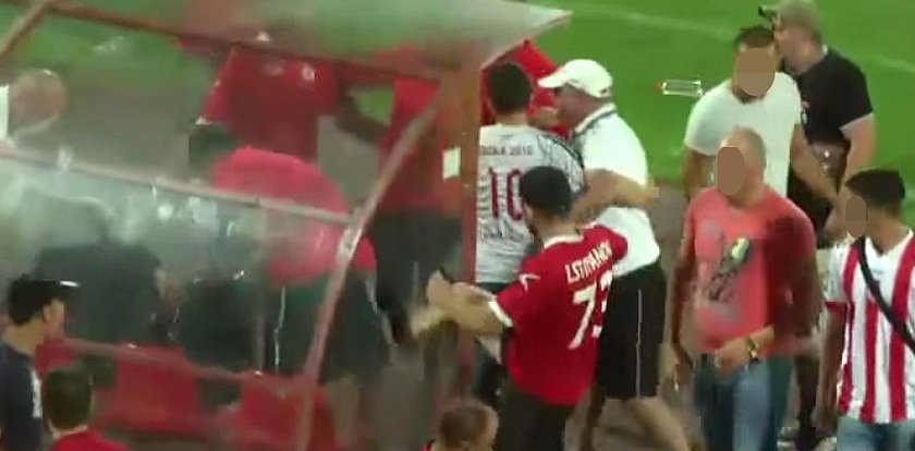 Kibice chcieli zabić piłkarza! Uciekał przed nimi ze stadionu