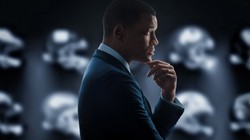 "Wstrząs": Will Smith stawia się establishmentowi. RECENZJA