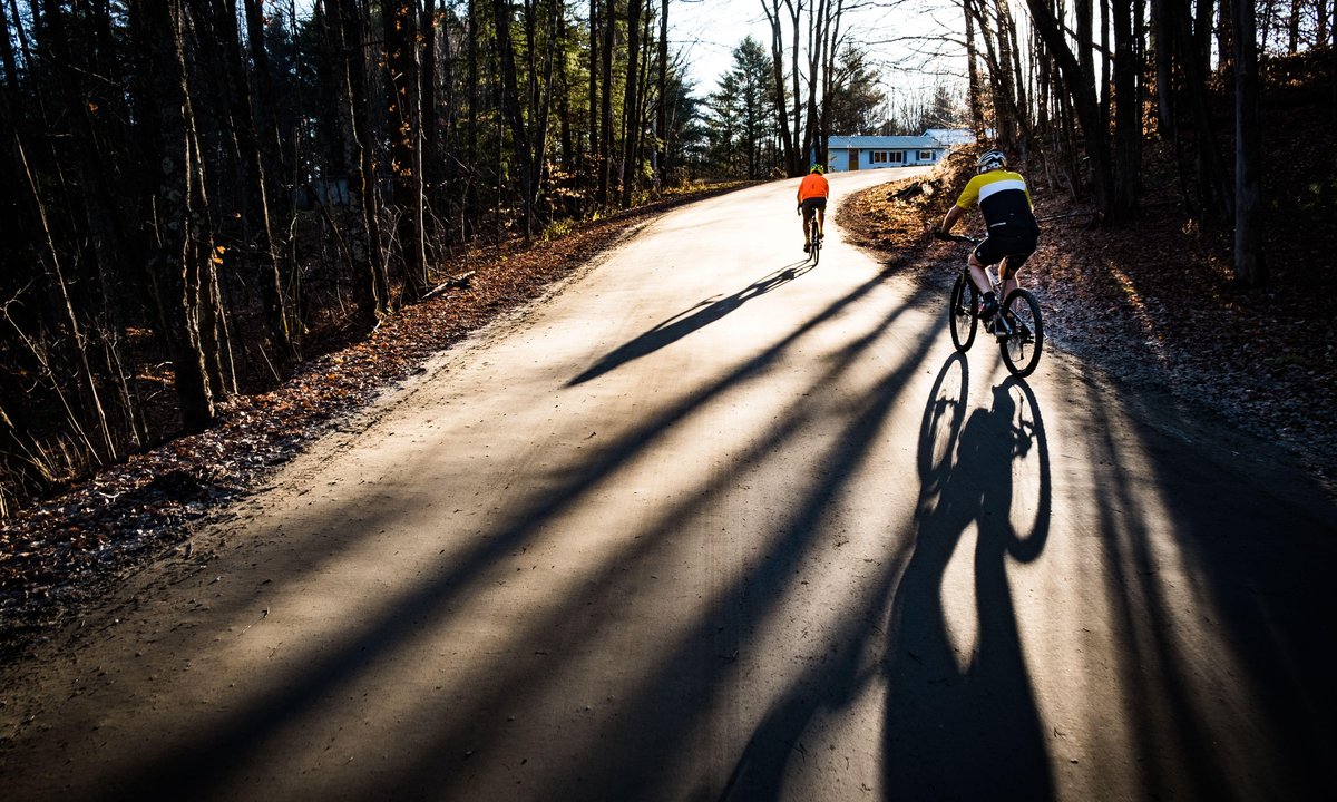 Znany ksiądz ostro o rowerzystach. "Jedzie na ulicy, gdzie poruszają się auta"
