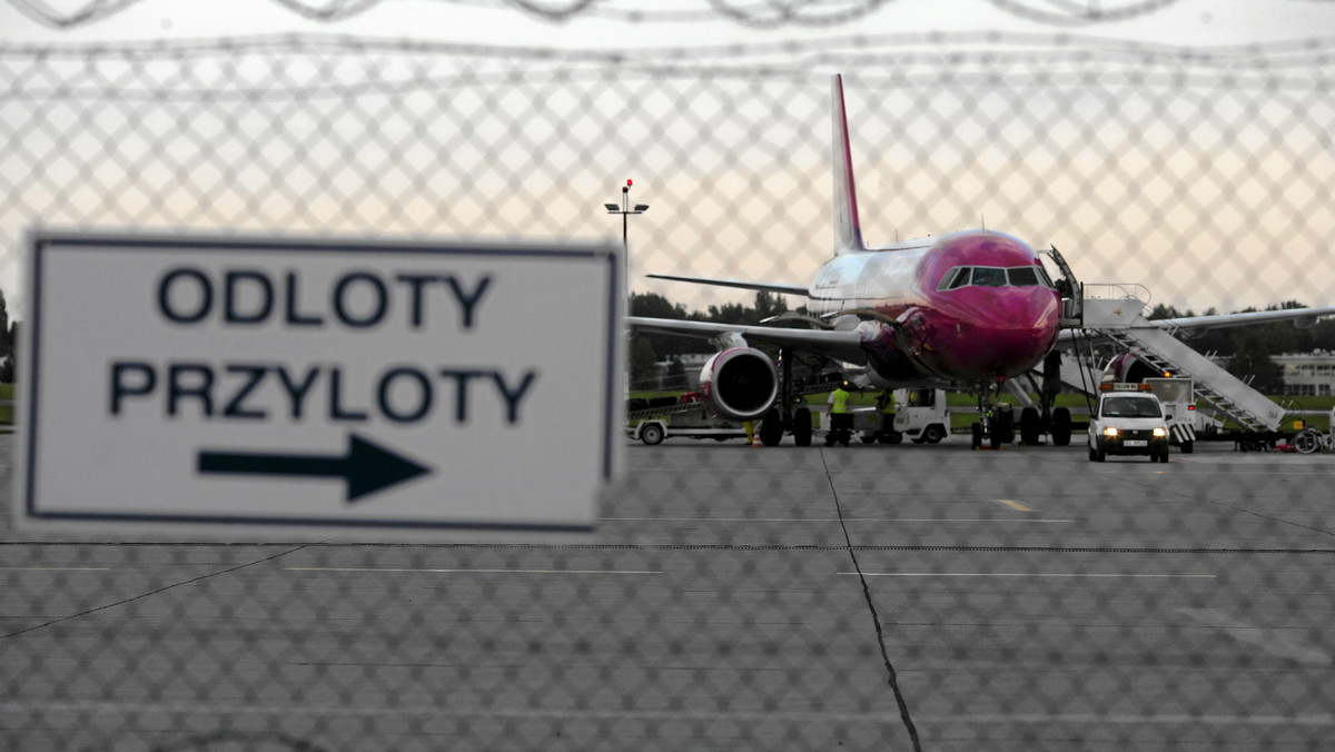 Zdaniem prezesa łódzkiego Portu Lotniczego złożenie do sądu wniosku o upadłość tej spółki przez firmę Remo-Bud jest "całkowicie bezpodstawne". Władze lotniska nie wykluczają dochodzenia od właściciela firmy odszkodowania za szkody w postaci naruszenia wizerunku.
