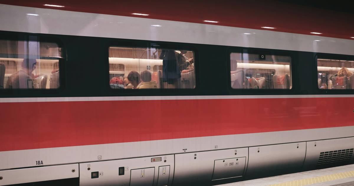 Karol jest konduktorem. "Nie lubię, gdy pasażerowie nie przestrzegają zasad"