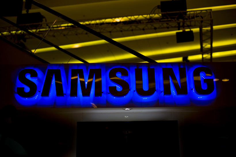 Samsung to jeden największym na świecie producentów smartfonów, jego udział w globalnym rynku tego typu urządzeń wynosi 23 proc. Do jego konkurenta - Apple należy 12 proc. rynku - wynika z danych firmy badawczej IDC.