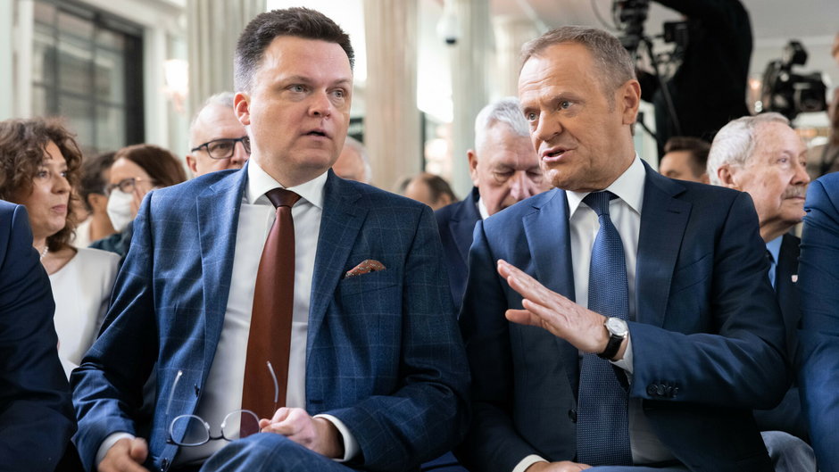 (od lewej) Szymon Hołownia i Donald Tusk. Sejm, 2.04.2022 r.