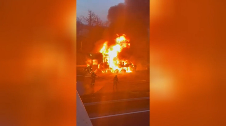 Hatalmas lángokkal égett a kamion /Fotó: RTL