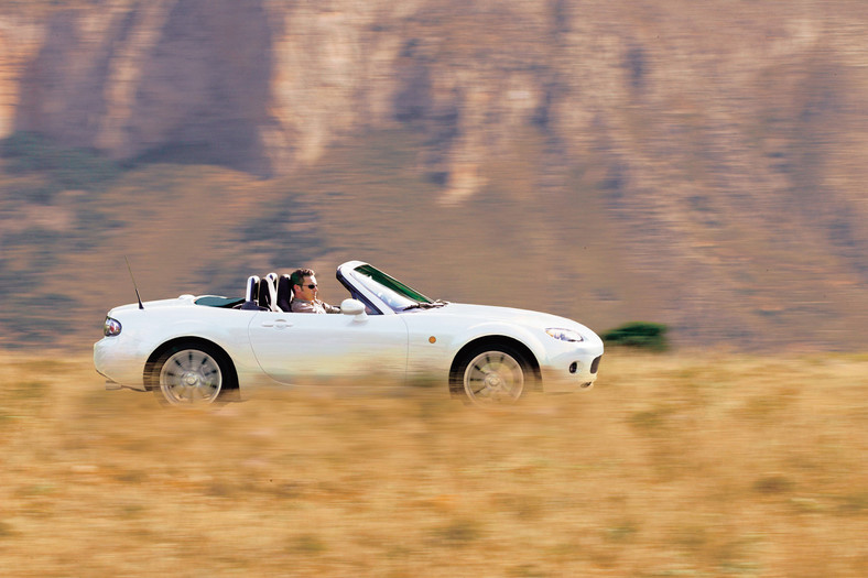 Alfa Romeo Spider kontra Mazda MX-5