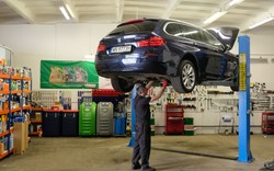 Używane BMW serii 5 (F10/11) nowym hitem w Polsce. Cena? Niech koszty cię nie zaskoczą!