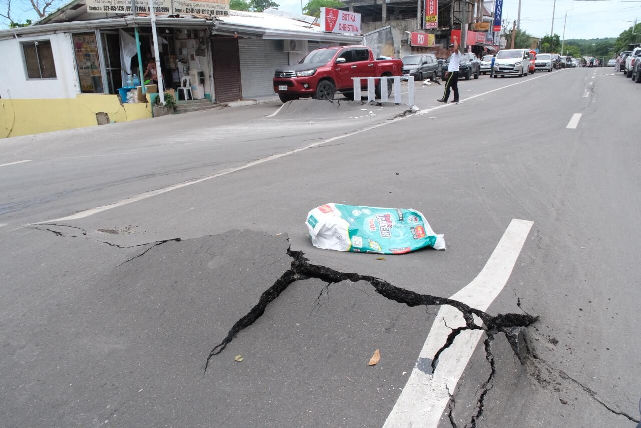 Filipiny: 60 ofiar trzęsienia ziemi, bilans przez cały czas rośnie