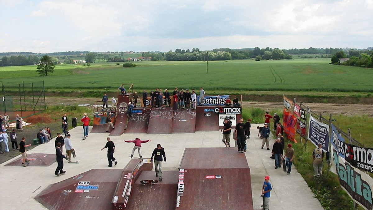 Prawie 900 tys. zł kosztować będzie budowa skateparku w Rzeszowie. Będzie to jeden z najnowocześniejszych i największych tego typu obiektów w Polsce; ma być gotowy do końca tego roku.