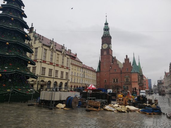 Demontaż Jarmarku Bożonarodzeniowego we Wrocławiu