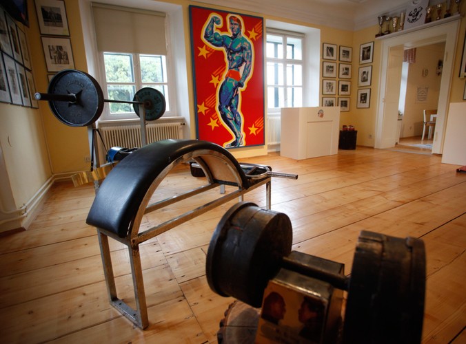 Przyrządy do ćwiczeń siłowych wykonane osobiście przez młodego Arnolda