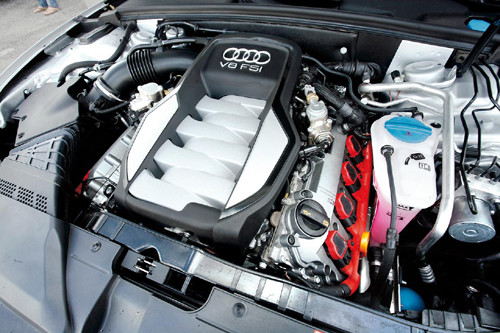 Audi S5 kontra BMW M3 - Gdzie piękność... tam i bestia
