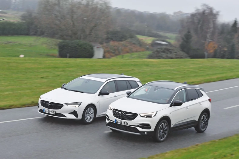 Opel Insignia Sports Tourer kontra Opel Grandland X