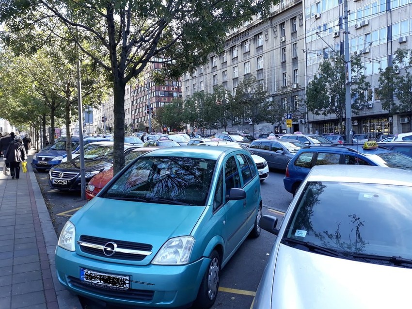 Najbezbednija mesta za parkiranje su ona u hladu na asfaltu