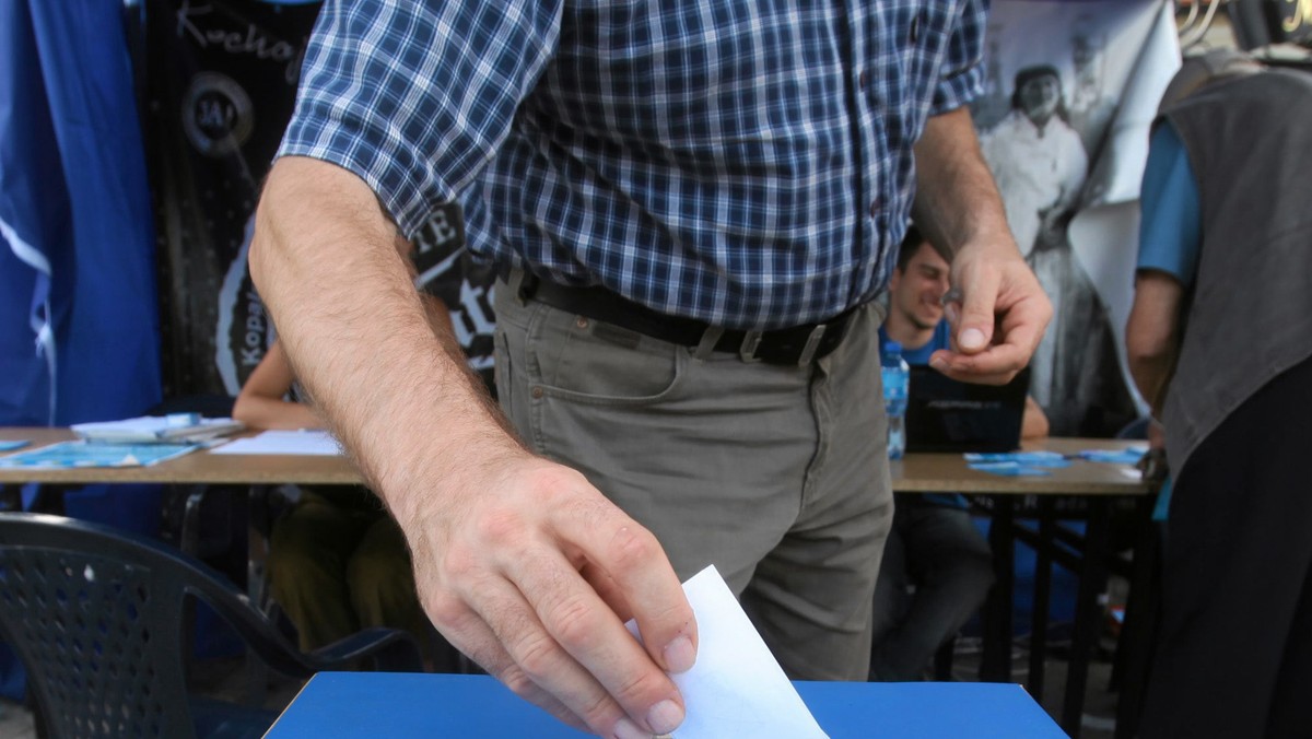 Niemal wszyscy biorący udział w niedzielnym prareferendum w Świerklanach w powiecie rybnickim poparli ideę autonomii Śląska. W głosowaniu wzięło udział 811 mieszkańców gminy, frekwencja wyniosła niecałe 9 proc.- podał organizujący imprezę Ruch Autonomii Śląska (RAŚ).