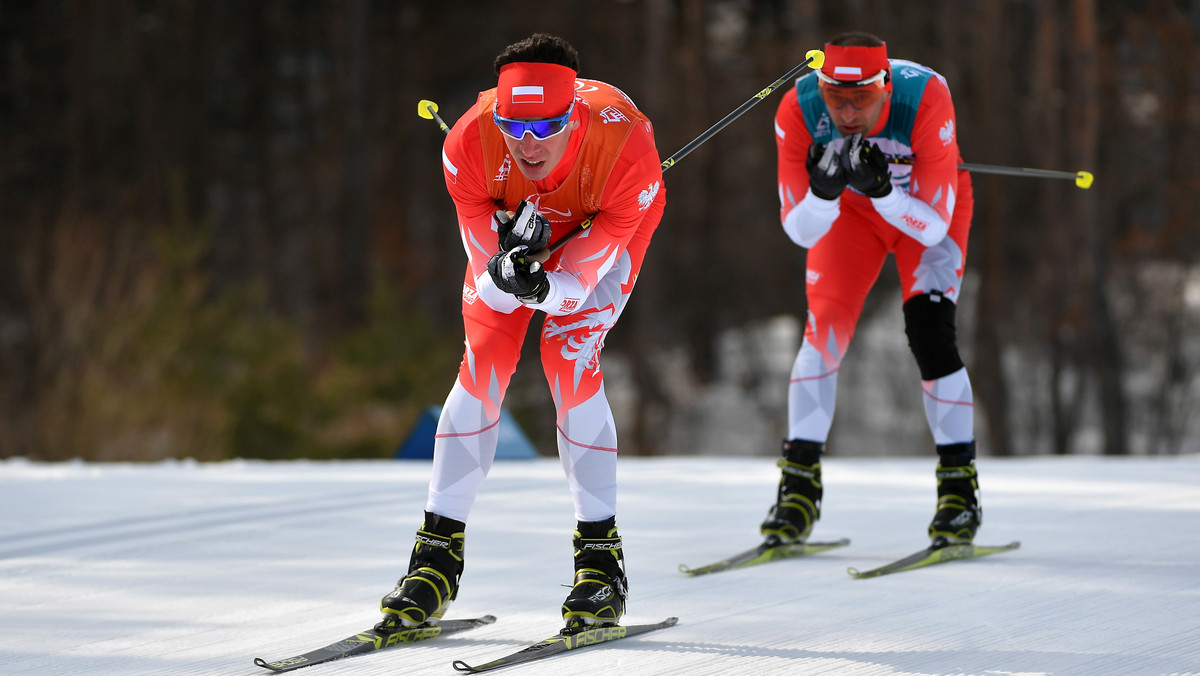 Na ćwierćfinałach zakończyli udział w Pjongczangu w środowych paraolimpijskich sprintach w biegu narciarskim techniką klasyczną na 1,5 km Łukasz Kubica i Piotr Garbowski, któremu do awansu do półfinału zabrakło niewiele, ale i tak się cieszył z medalu... syna.