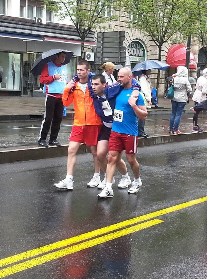Pravi heroji maratona, foto: Radoslav Ćebić, nedeljnik "Vreme"